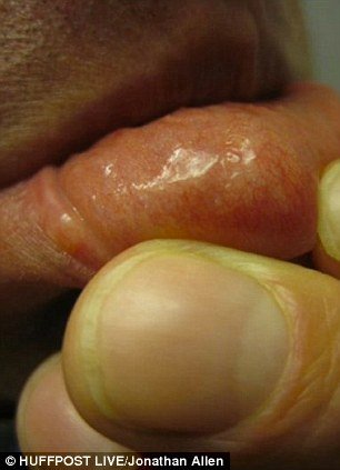 article-2474793-18F2629500000578-717_306x423